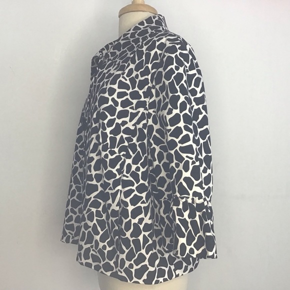 Sandro Sportswear Black/white giraffe print bell sleeve crop, swing Jacket 1X. - Picture 7 of 13